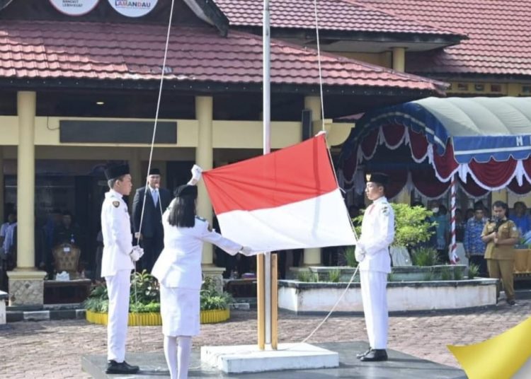 Siswa MAN Lamandau Jadi Paskibra Peringatan Hardiknas Kabupaten Lamandau