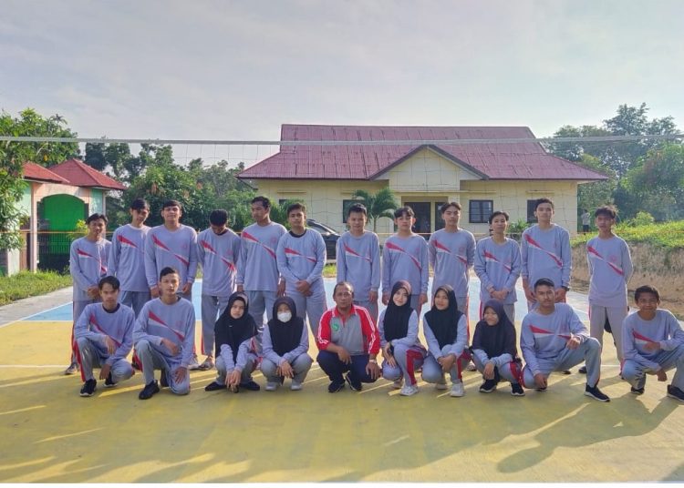 Upaya Peningkatan Sarana & Prasarana di Bidang Olah Raga, MAN Lamandau Bangun Lapangan Bola Voli