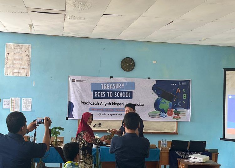 KPPN Pangkalan Bun Gelar Treasury Goes To School di MAN Lamandau