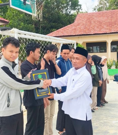 MAN Lamandau Serahkan Ijazah Peserta Didik Tahun Pelajaran 2023/2024