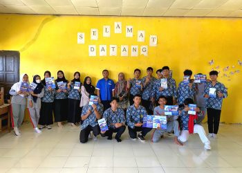 Siswa Kelas XII MAN Lamandau Ikuti Sosialisasi Penerimaan Mahasiswa Baru dari Universitas Dian Nuswantoro Semarang