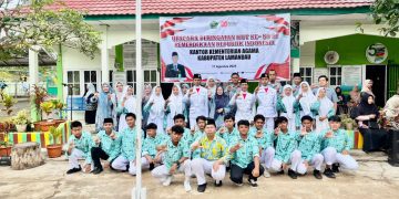Pendidik, Tenaga Kependidikan, dan Peserta Didik MAN Lamandau Ikuti Upacara HUT ke-80 RI
