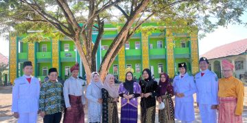 Pendidik MAN Lamandau Ikuti Upacara Peringatan Hari Pendidikan Nasional 2026
