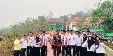 MAN Lamandau Terima Kunjungan Kakanwil Kemenag KalTeng, Tanam Pohon Matoa dalam Semangat Ekoteologi